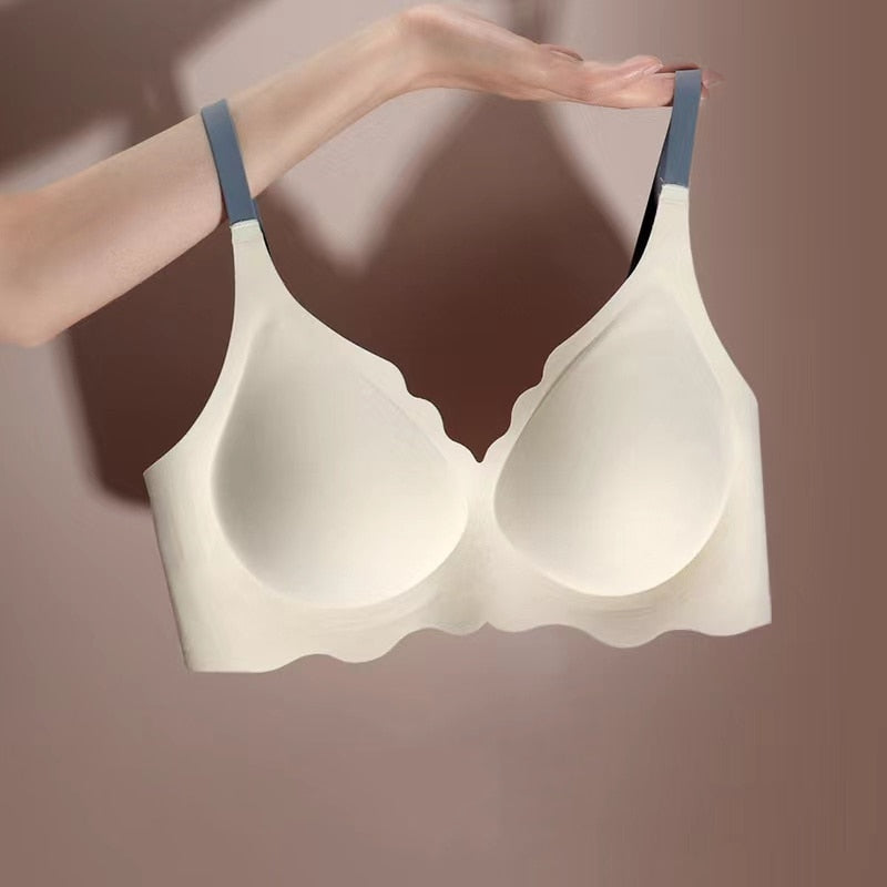 Wireless Seamless Off-White Matte Fabric Bra with Scalloped Edges-Bra-Bellascena-Cream-S-bellascena
