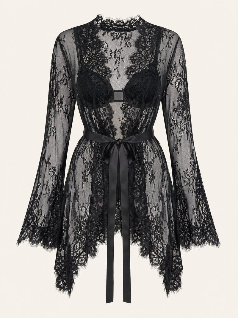 Vestaglia kimono in pizzo nero con bordi smerlati