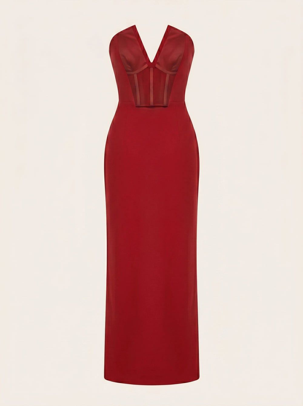 Robe maxi en résille rouge profond, à l’élégance transparente