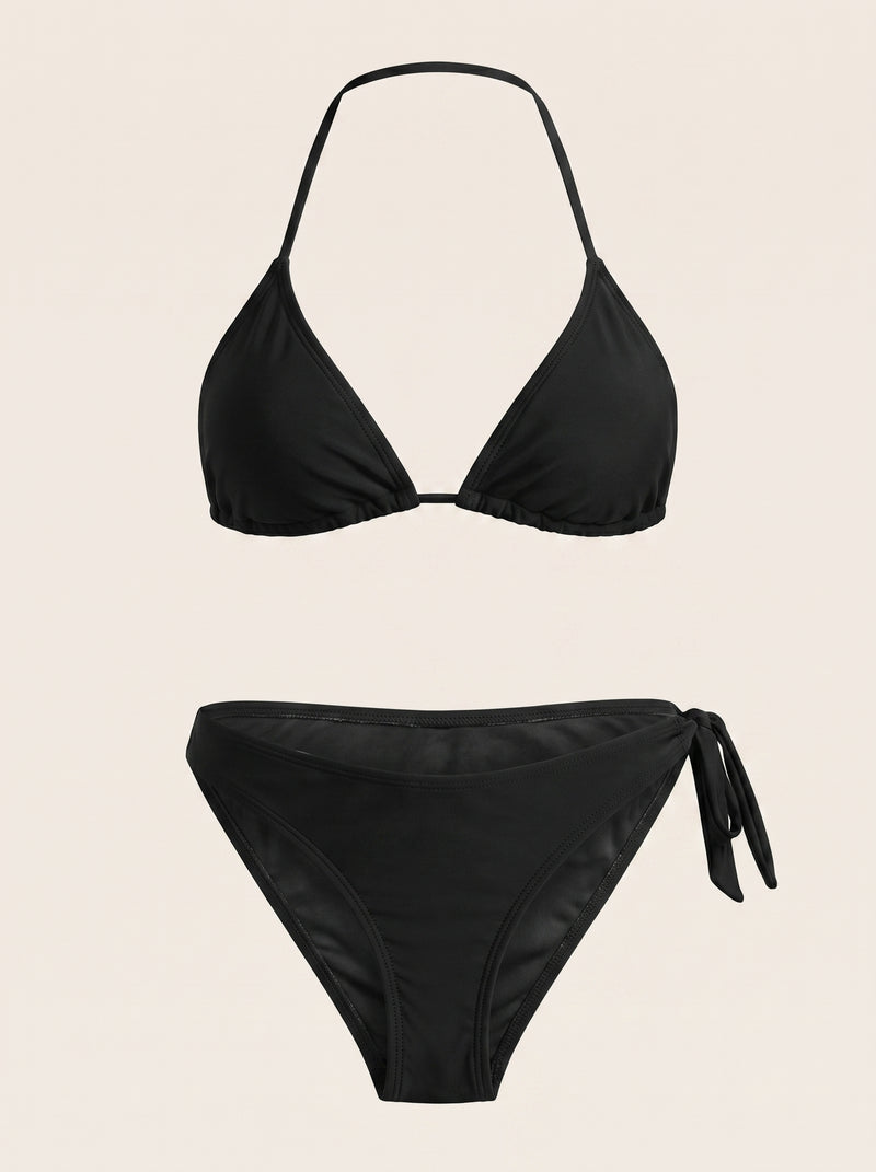 Ensemble de maillot de bain en velours noir à l’élégance naturelle avec détail à lanières