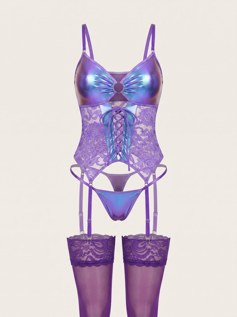 Iriserende violette satijnen teddy met kanten bandjesdetail met vetersluiting