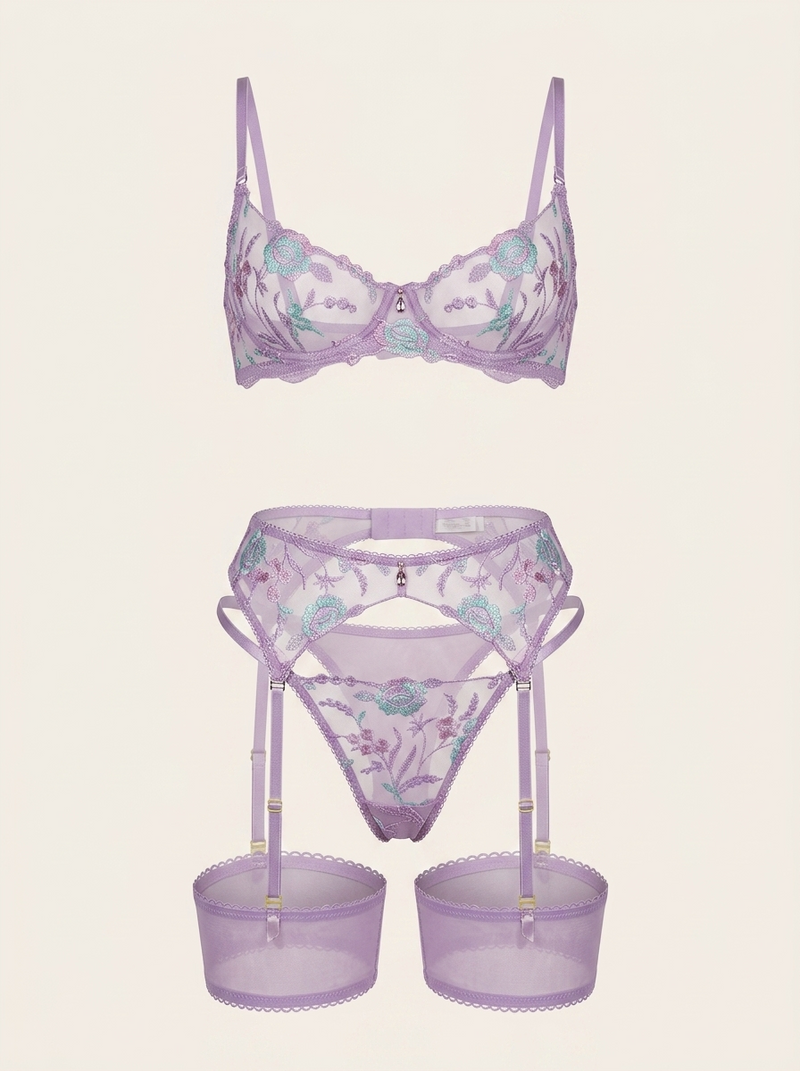 Completo lingerie in rete ricamata con fiori lavanda e dettagli con spalline