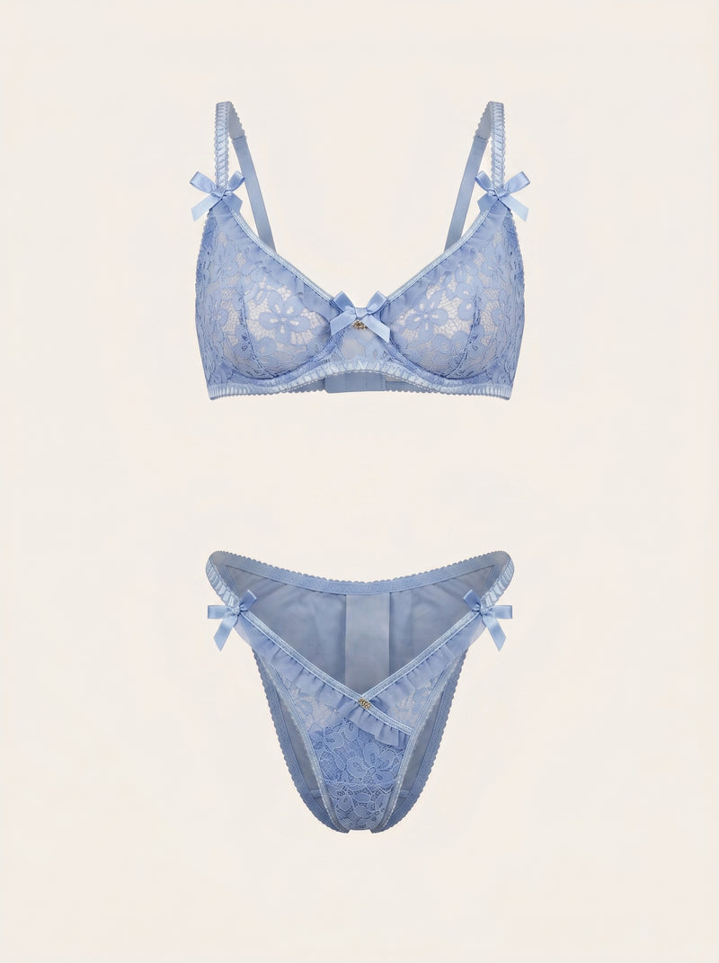 Set di lingerie in pizzo azzurro chiaro con dettaglio a strisce