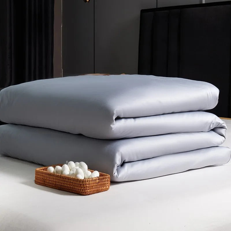 Light Grey Satin Duvet with Glossy Finish-Duvet-Bellascena-Zomer-Eenpersoons - 150 x 200 cm-Silver-bellascena