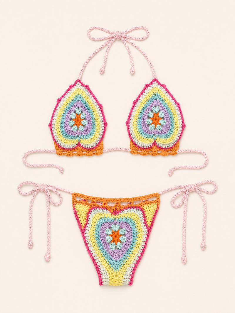 Set bikini all'uncinetto multicolore con dettagli a spalline