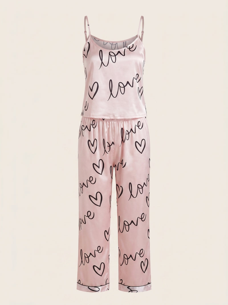 Ensemble de pyjama en satin rose à imprimé cœurs avec bretelles réglables