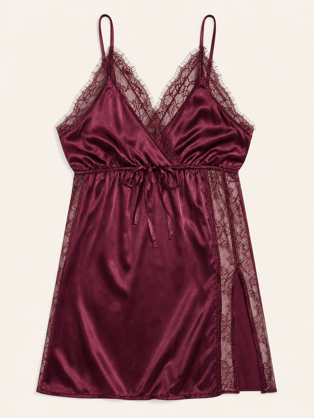 Camicia da notte babydoll in raso bordeaux per taglie forti con dettagli in pizzo