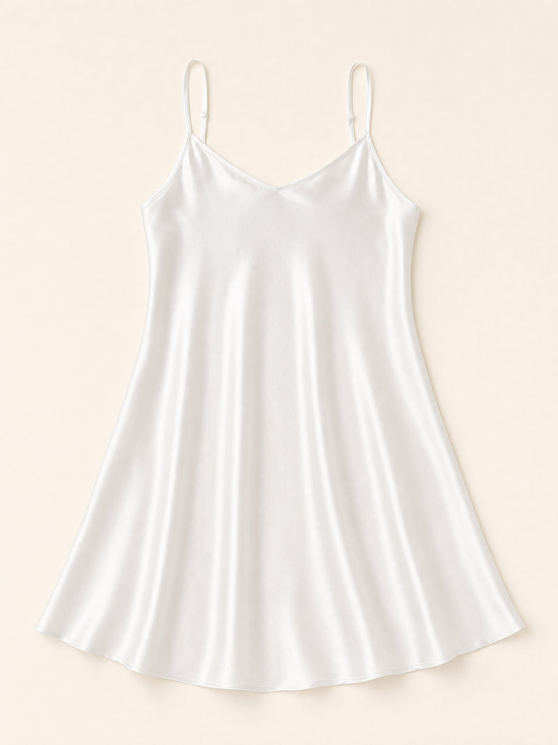 Camicia da notte bianca in raso con spalline regolabili, taglie forti