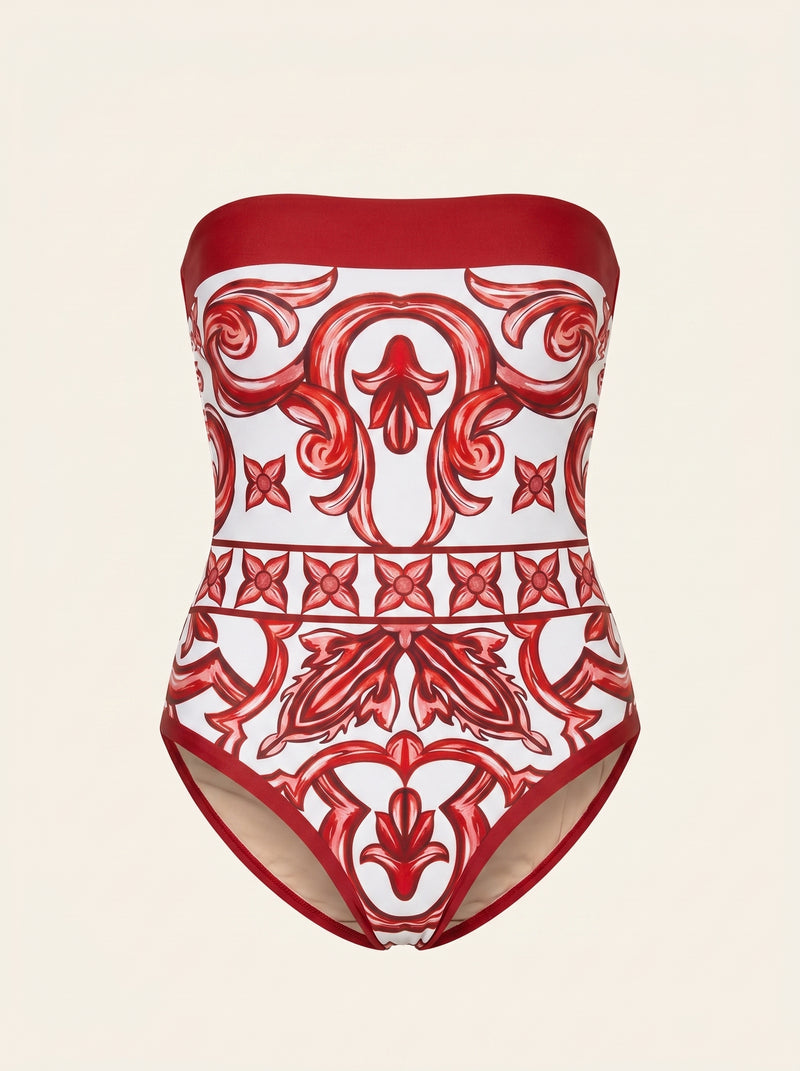 Costume morbido rosso e bianco con stampa etnica e design senza spalline