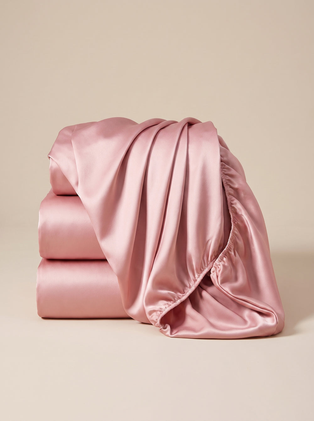 Lenzuolo con angoli in raso rosa con finitura liscia