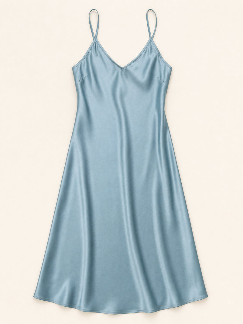 Robe nuisette bleu acier en satin avec détail noué dans le dos